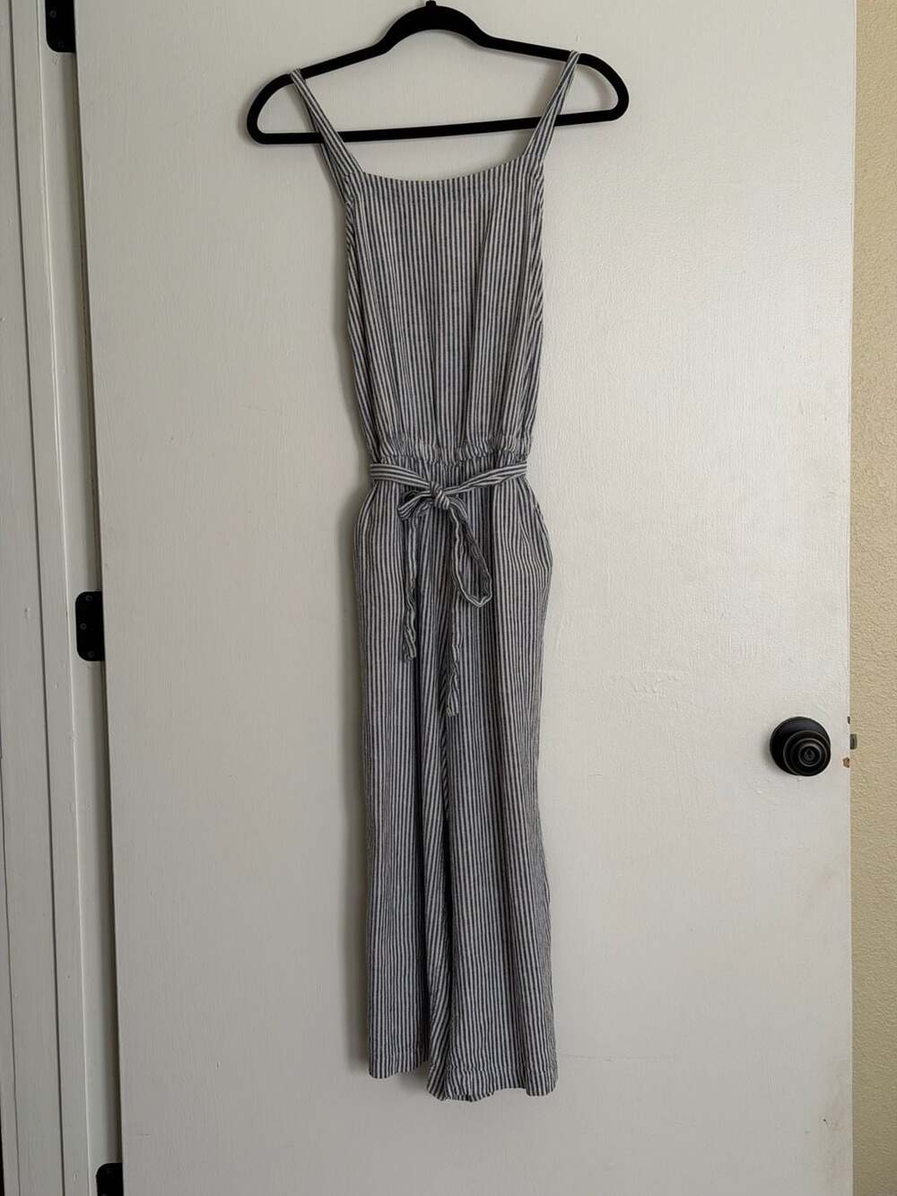 Old Navy Sleeveless Linen Blend Blue Striped Cropped Jumpsuit Size Small